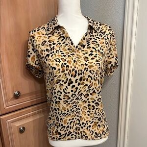 Cabi Lynx animal print Short Sleeve Blouse with Notched Collar and shirttail